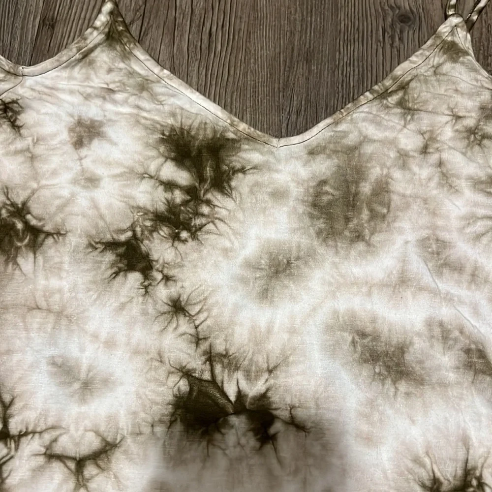 AEO Cold Shoulder Tie-dye Short Sleeve Top Like New - Picture 2 of 6